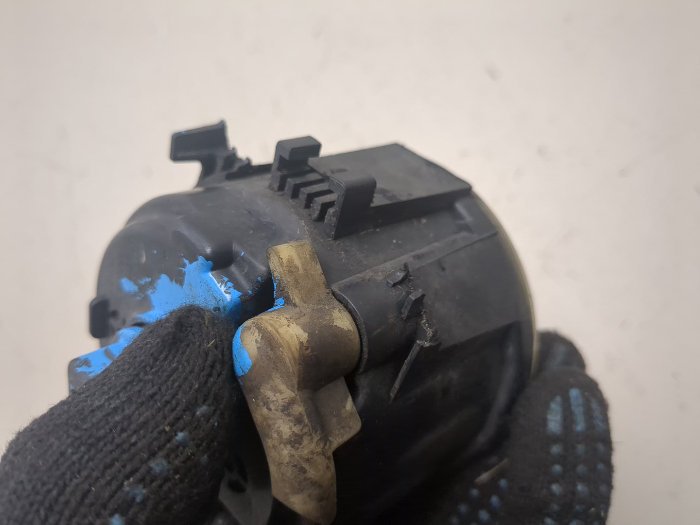 Фара противотуманная левая