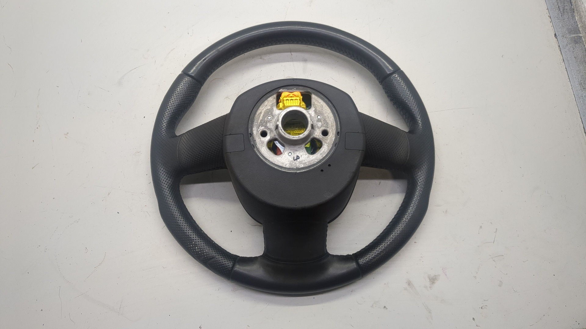 Рулевое колесо (руль)