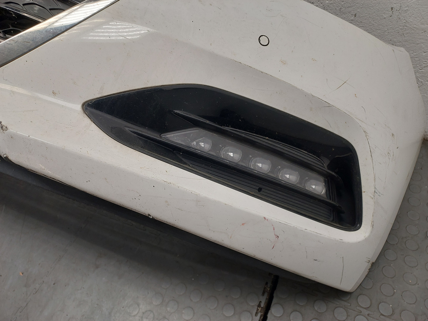 Бампер передний