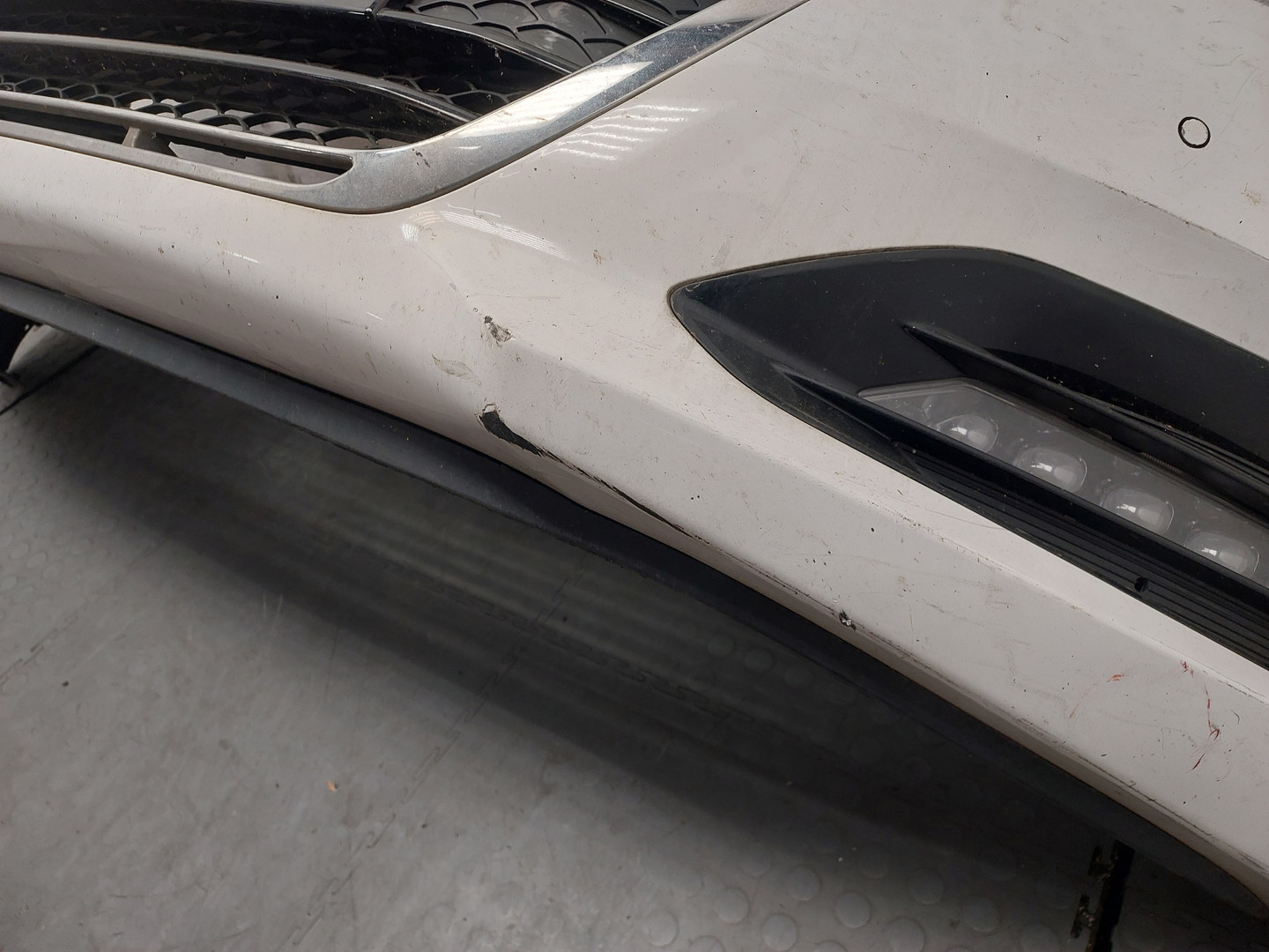 Бампер передний