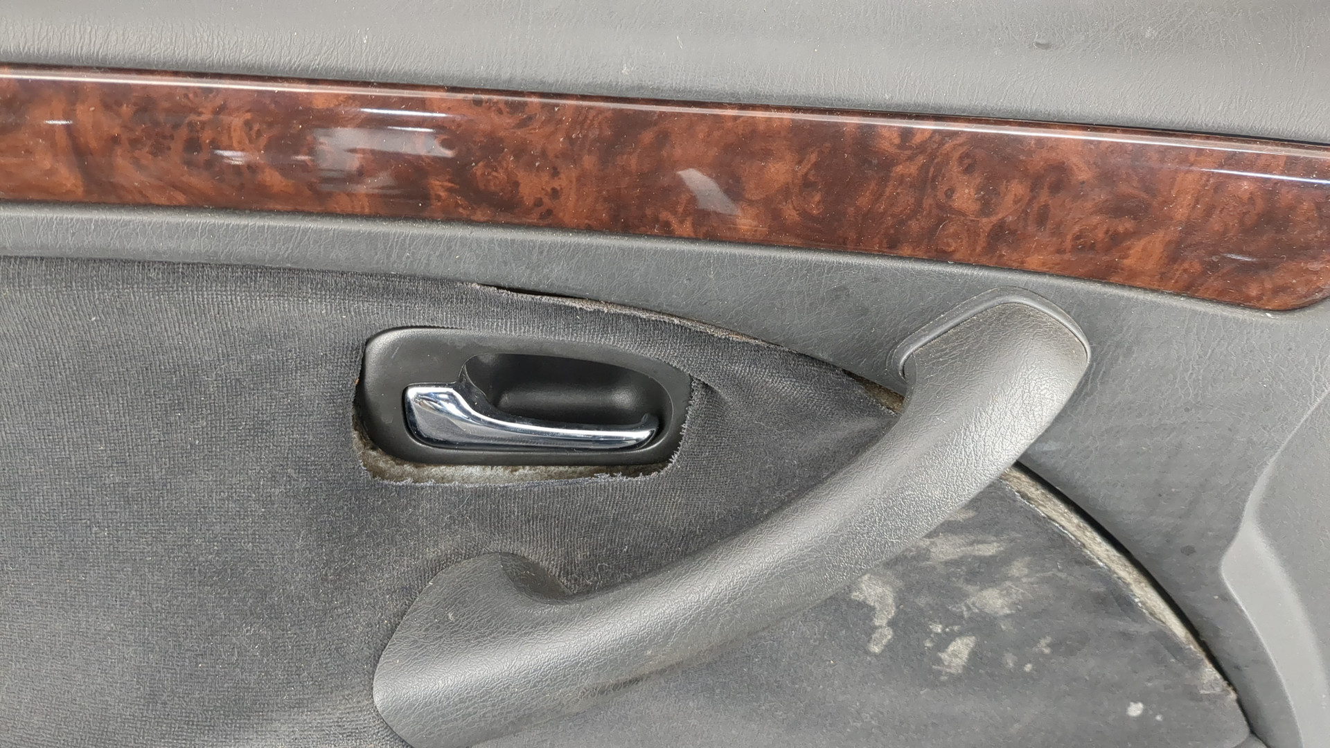 Дверь передняя левая