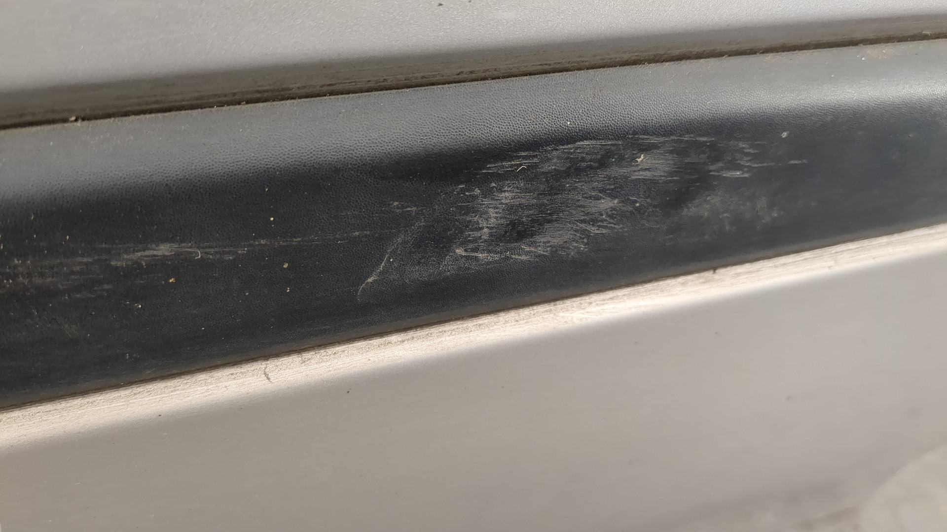 Дверь передняя левая