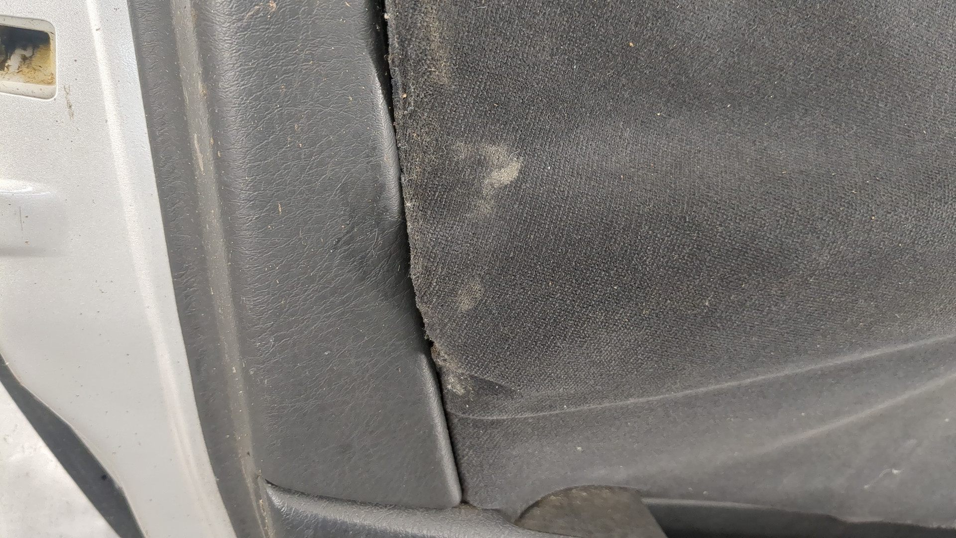 Дверь передняя левая