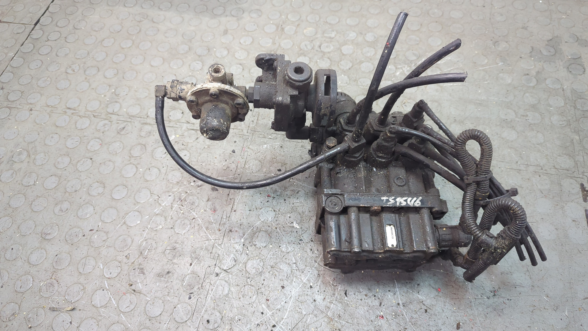 Кран уровня пола