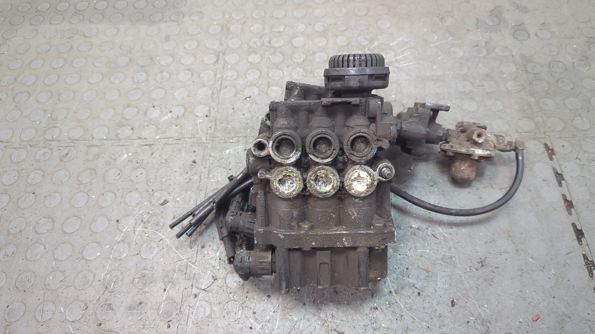 Кран уровня пола