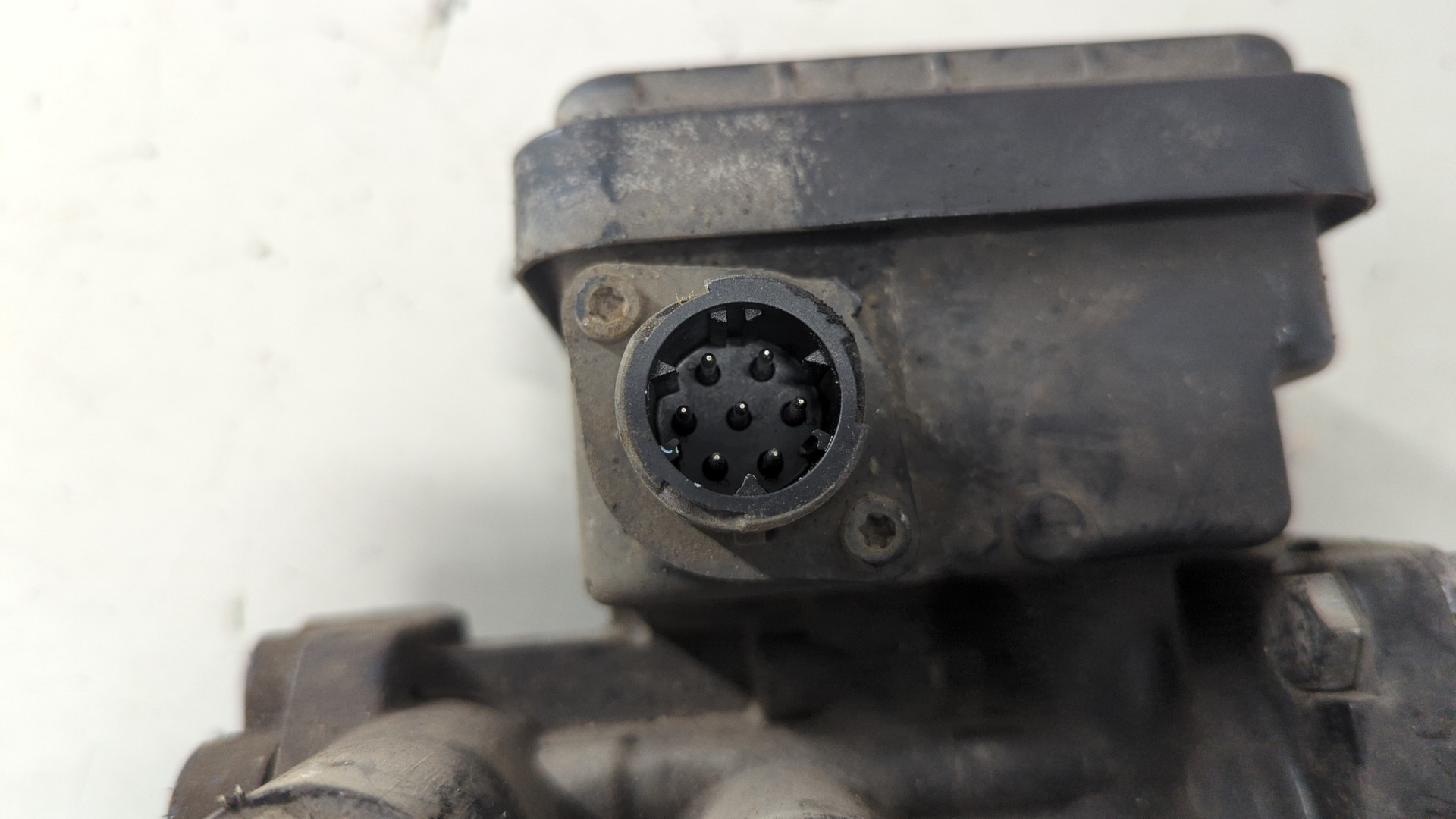 Кран управления тормозами прицепа