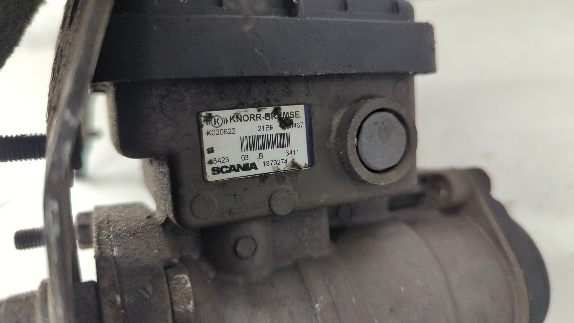 Кран управления тормозами прицепа