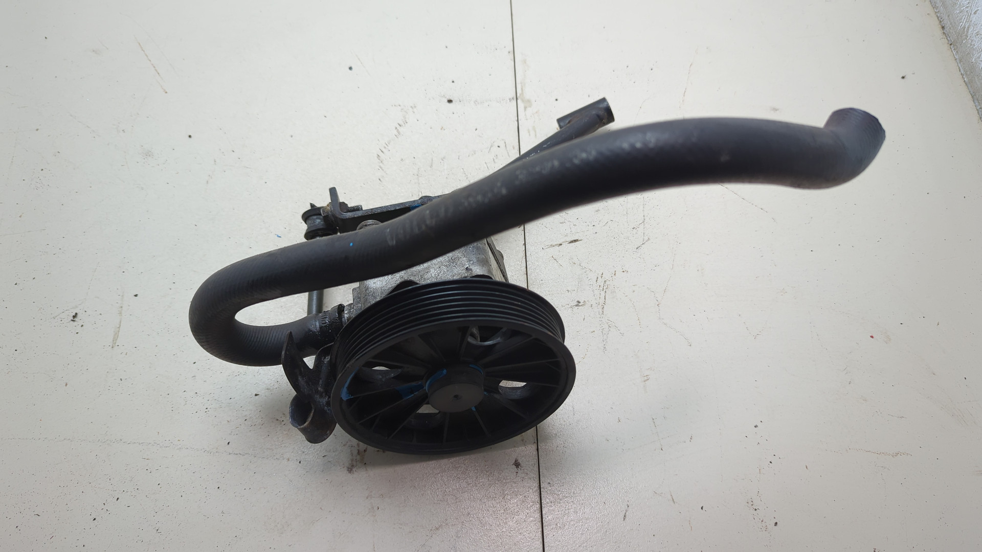 Насос ГУР (гидроусилитель руля)