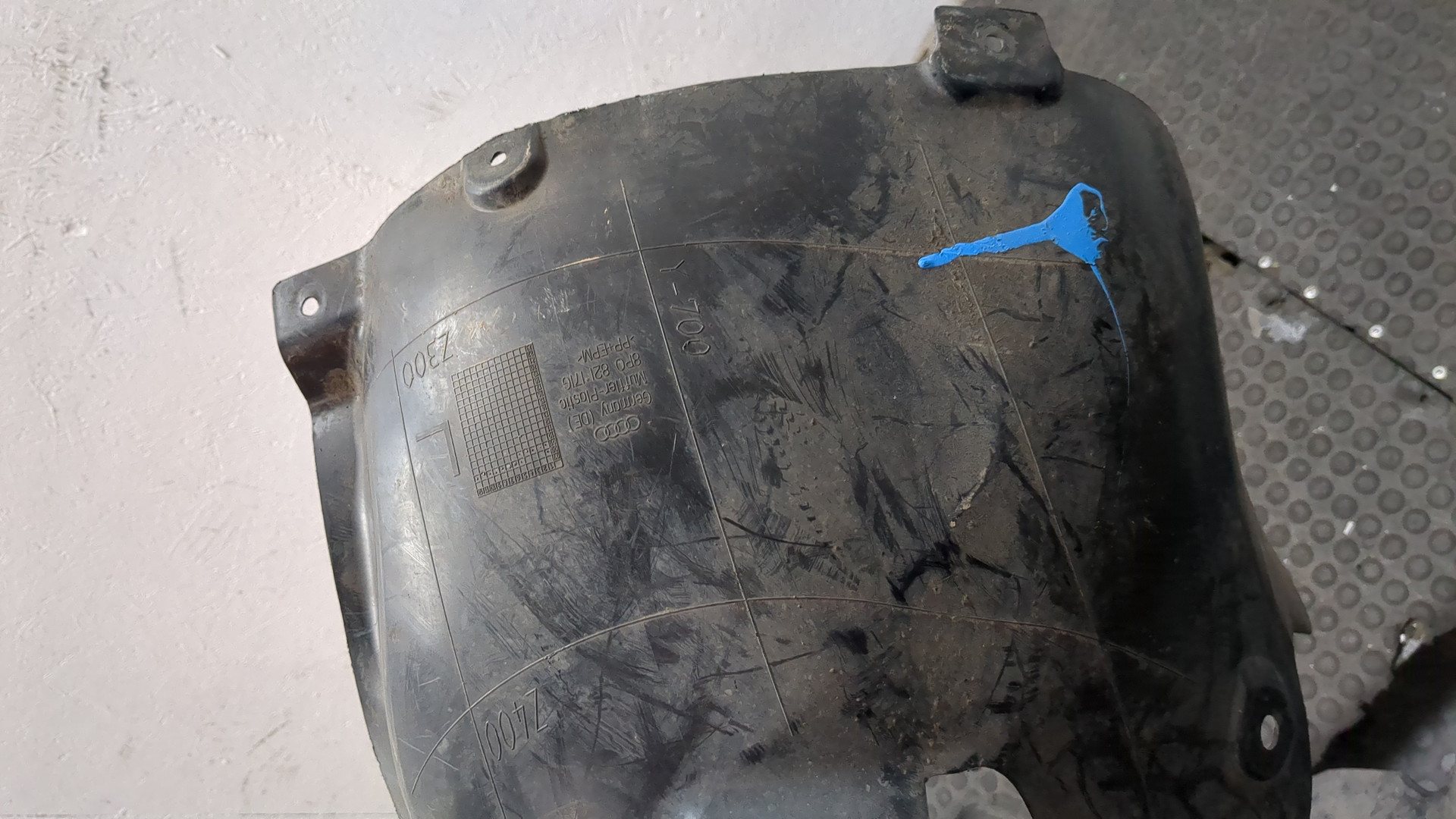 Локер передний левый