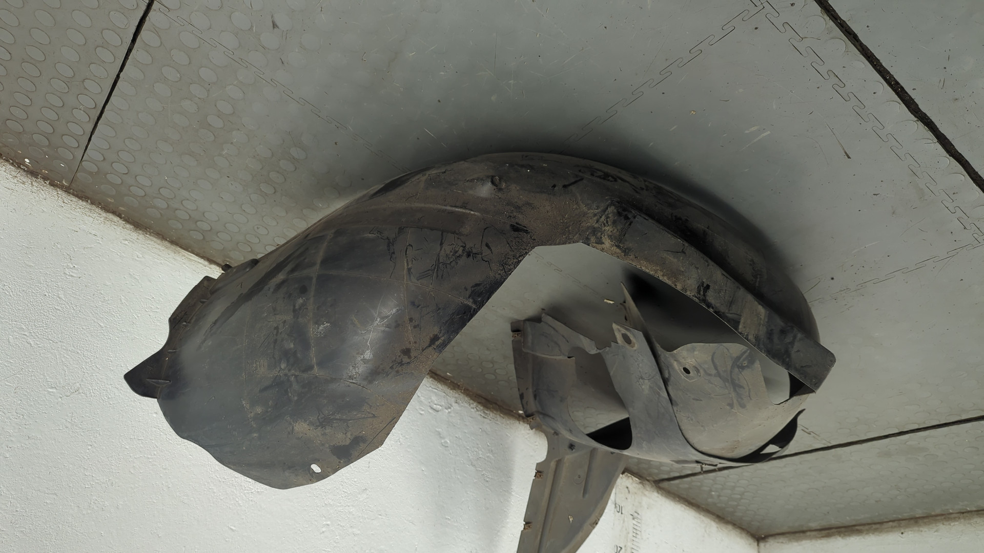 Локер передний левый