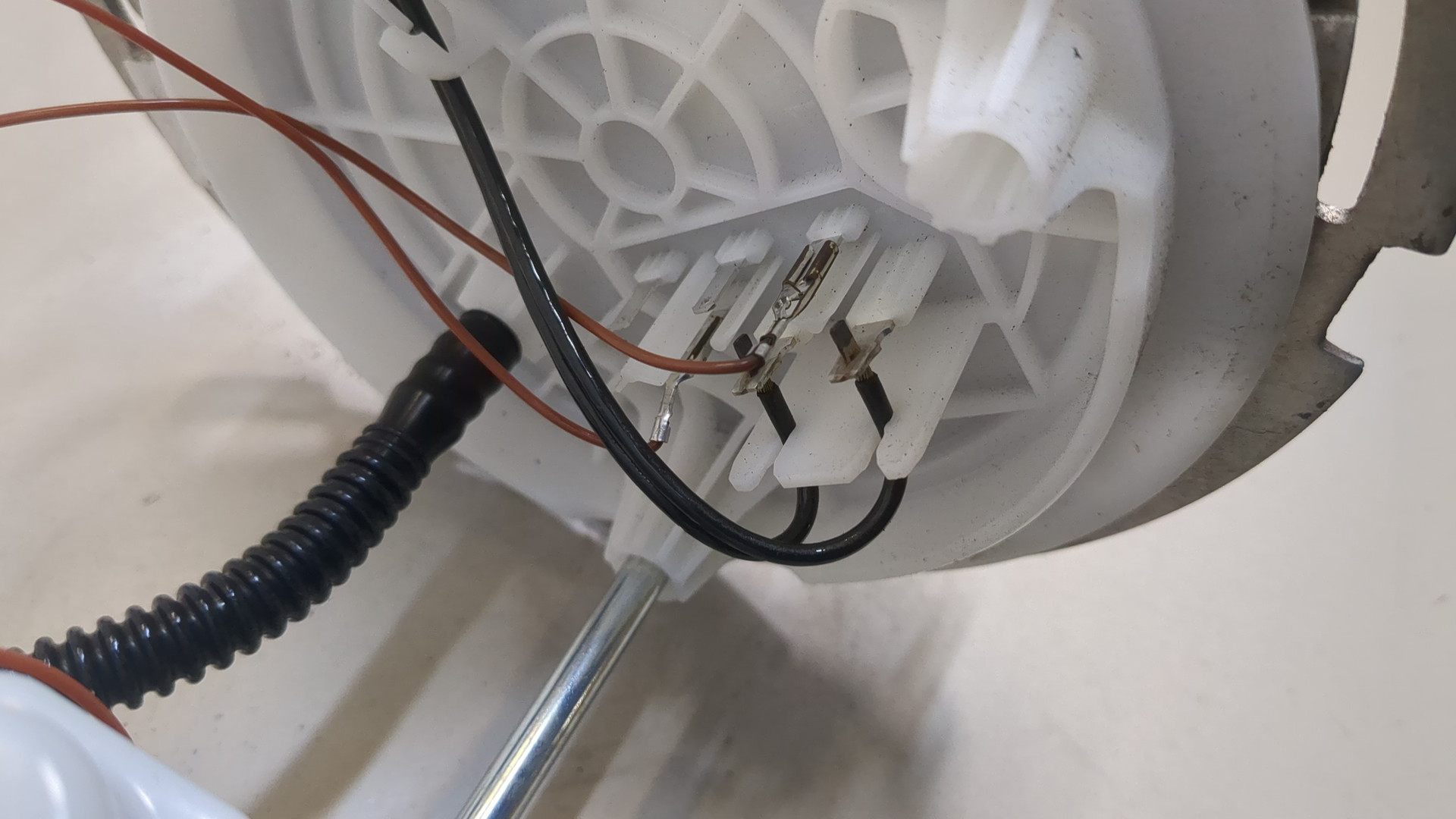 Насос топливный электрический