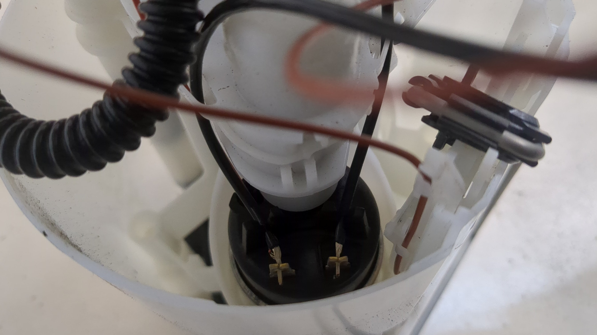 Насос топливный электрический