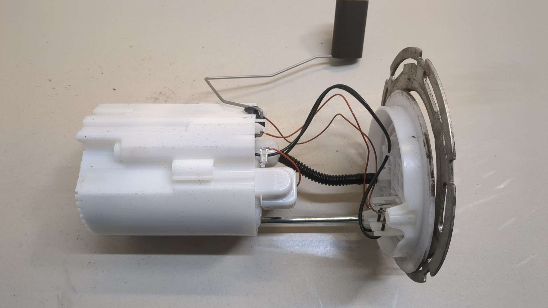 Насос топливный электрический