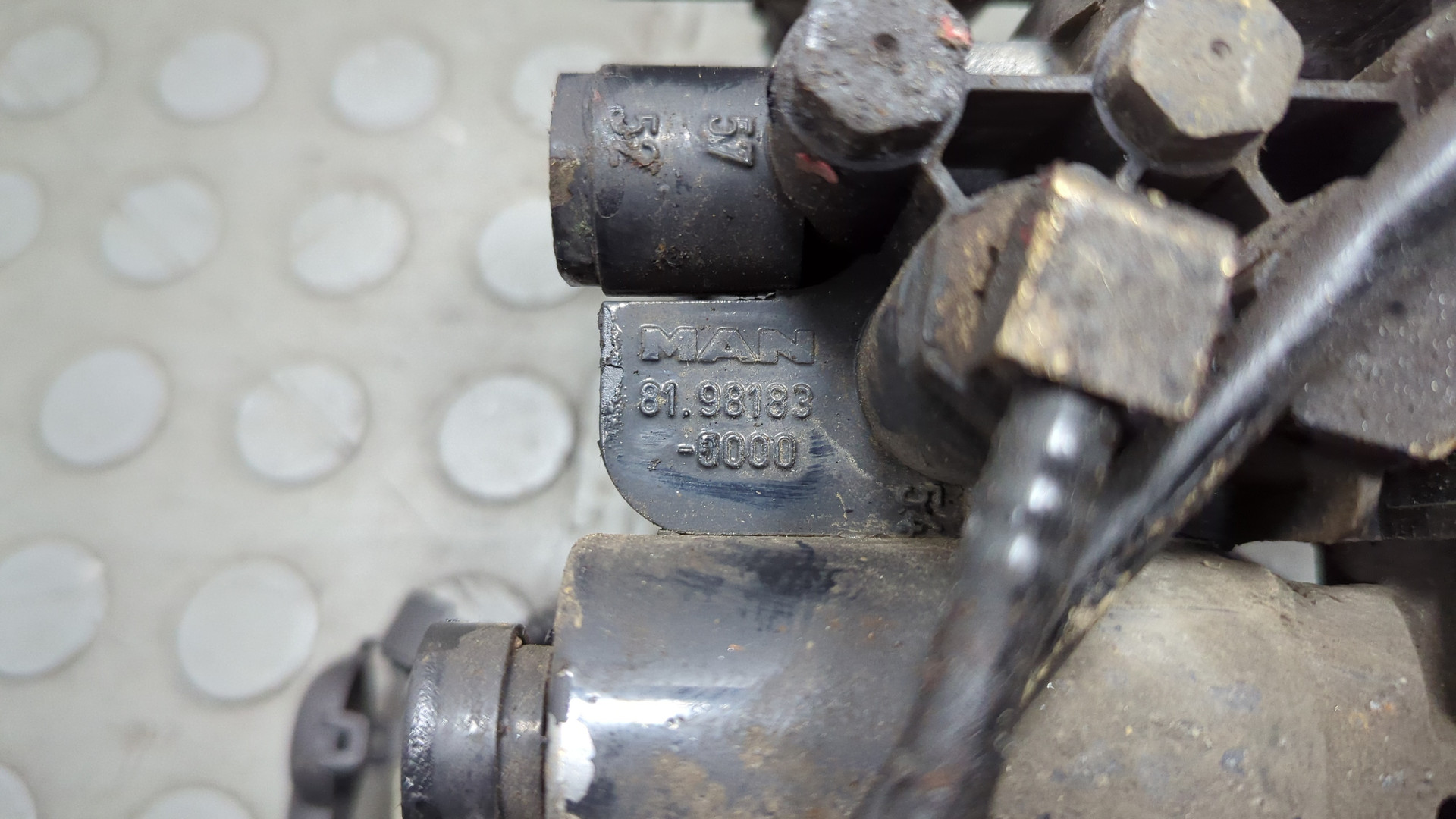 Распределитель тормозных сил