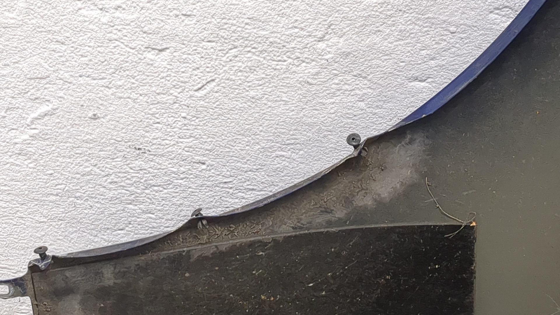 Крыло переднее правое