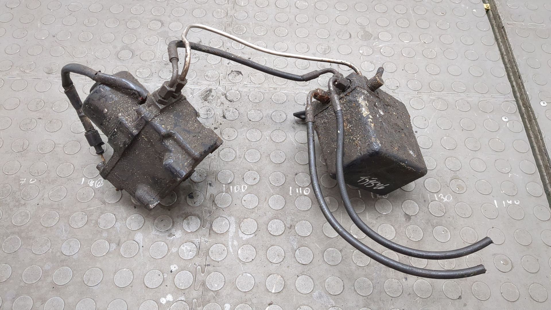 Насос подъема кабины