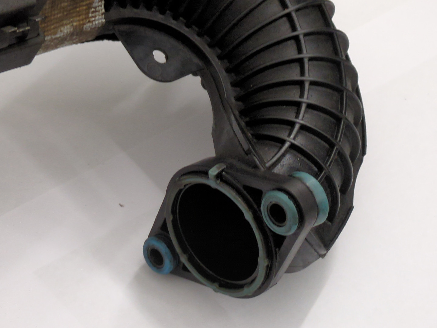 Патрубок воздушного фильтра