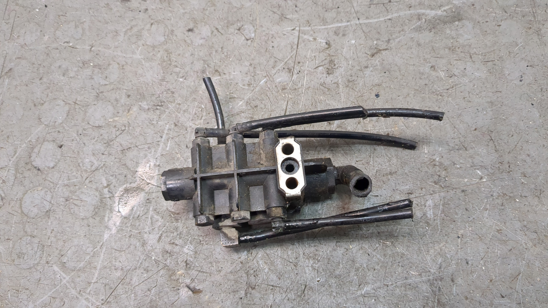 Распределитель тормозных сил