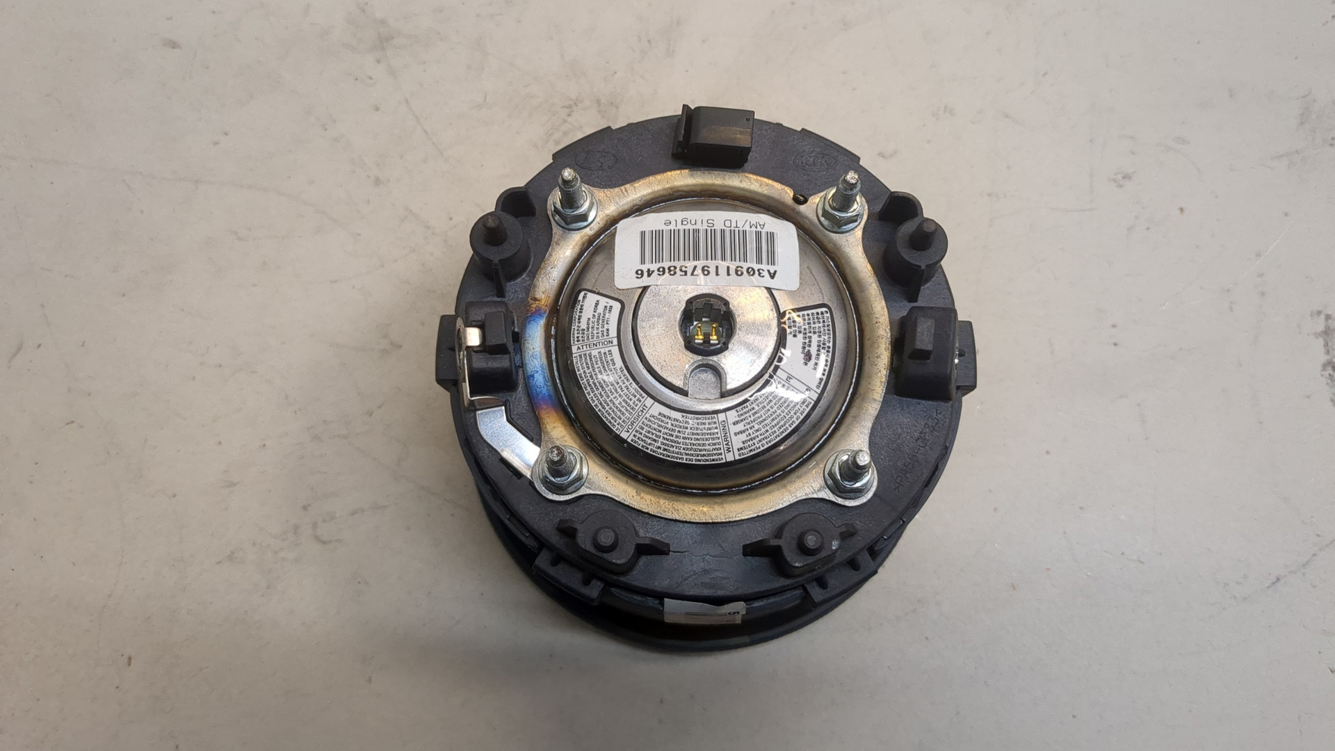 Подушка безопасности в рулевое колесо