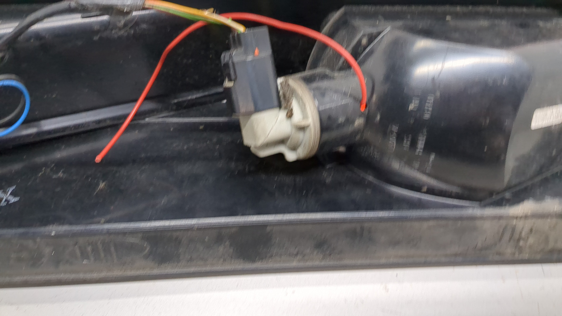 Фонарь задний левый