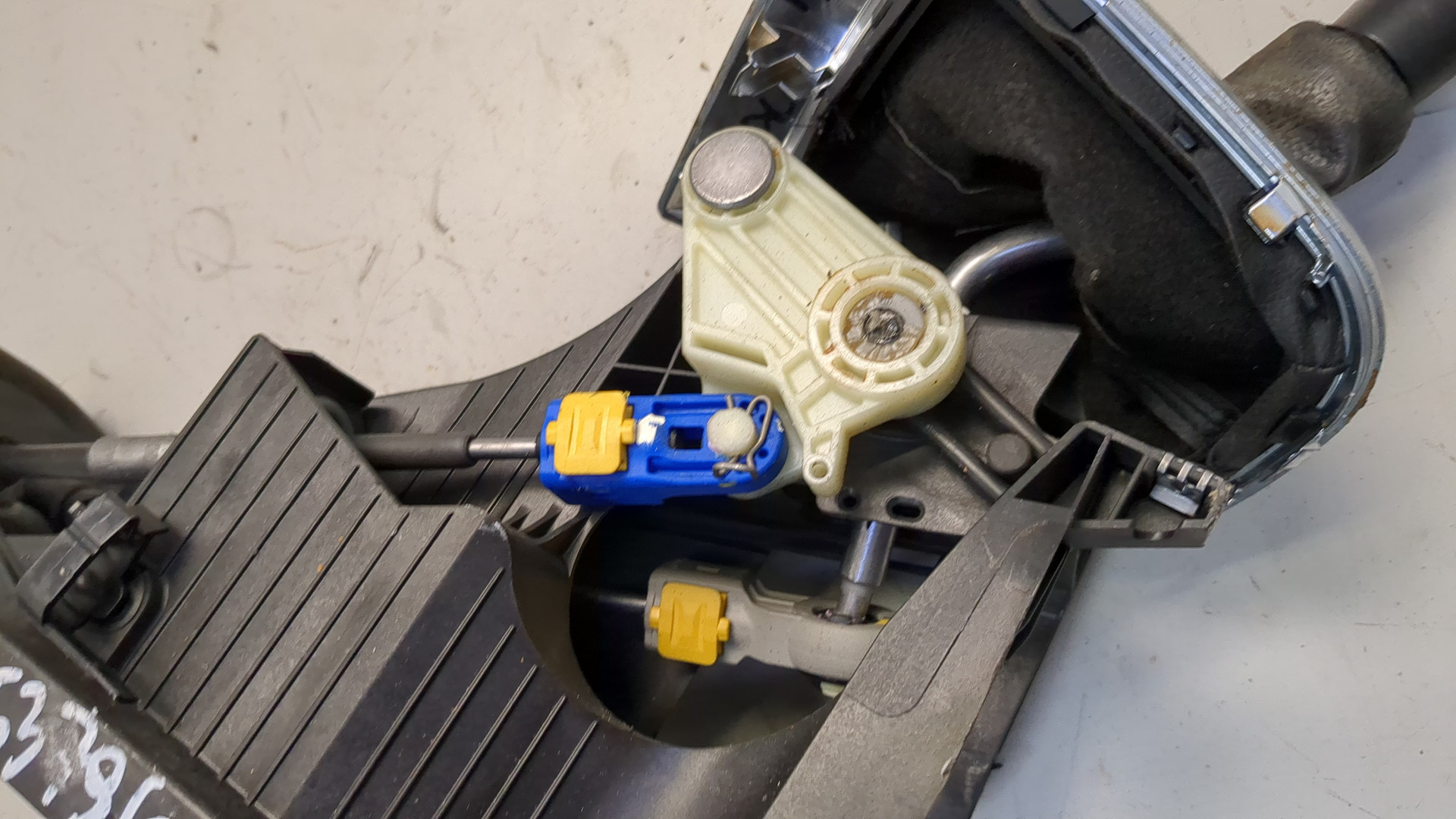 Кулиса МКПП / АКПП