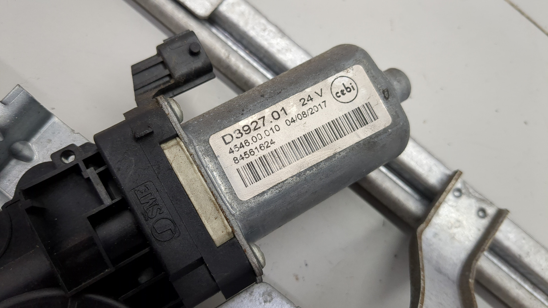 Стеклоподъемник электр. передний правый