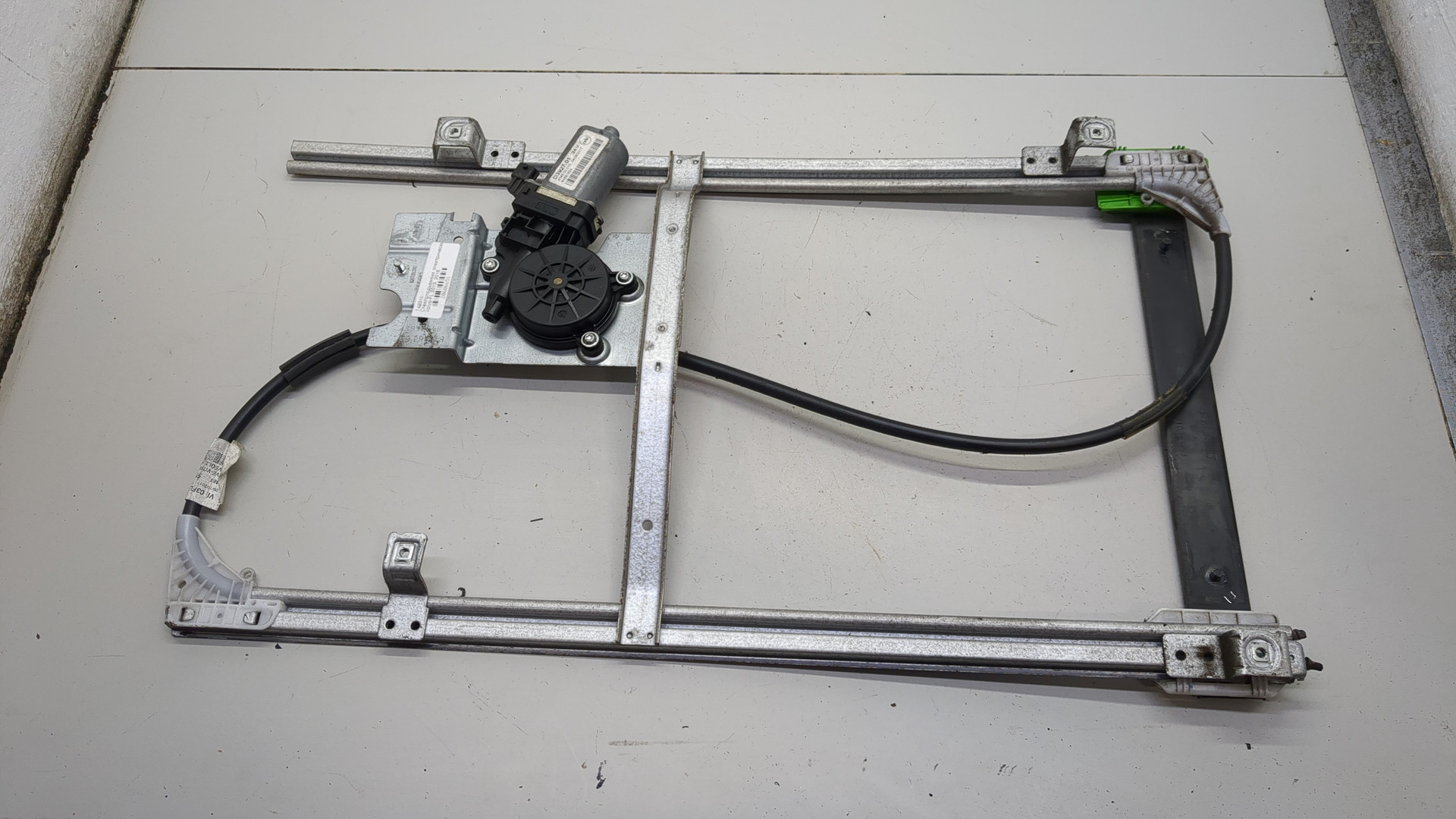 Стеклоподъемник электр. передний правый