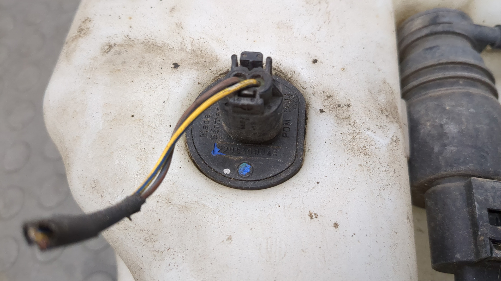 Бачок омывателя лобового стекла