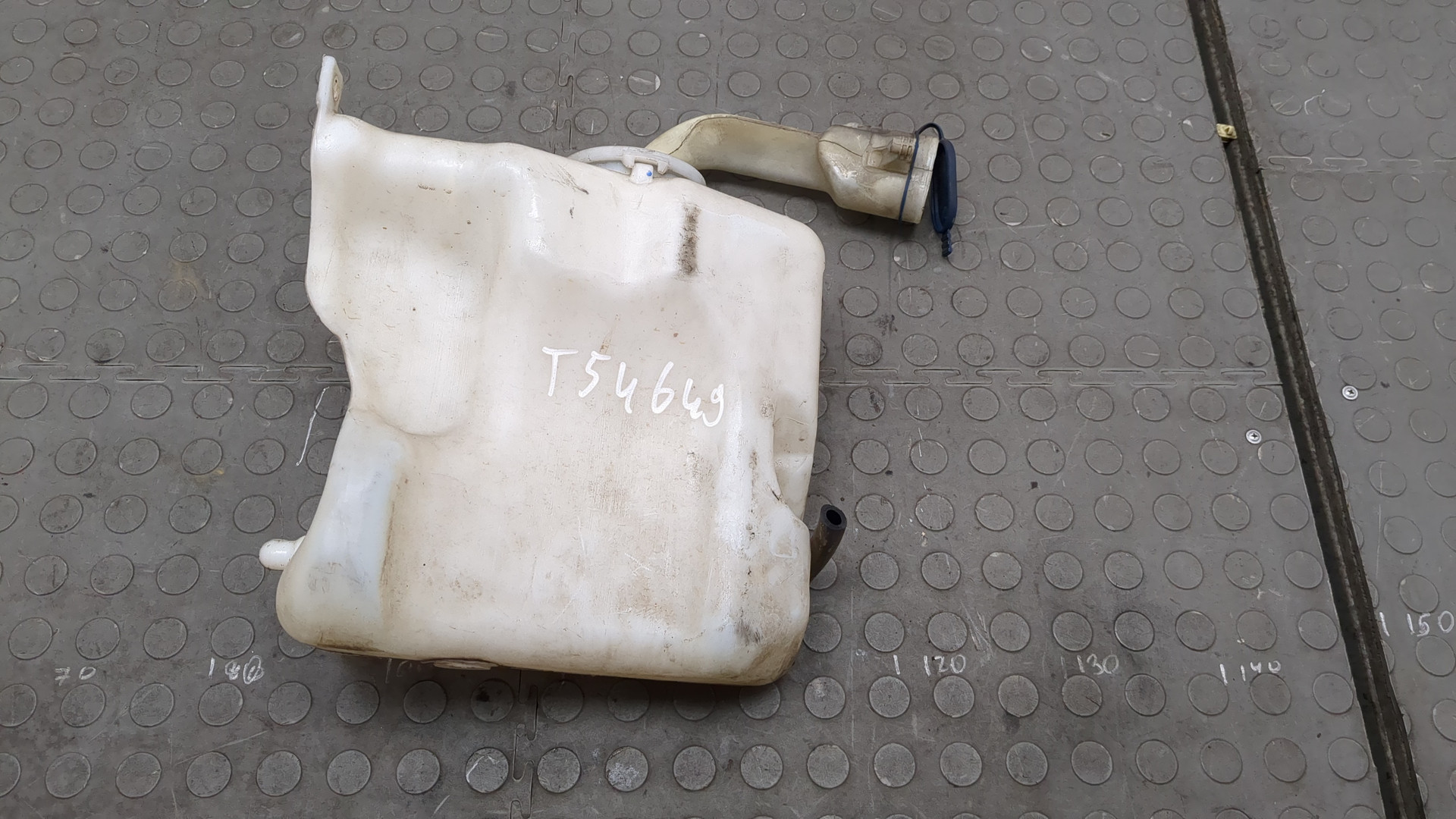 Бачок омывателя лобового стекла