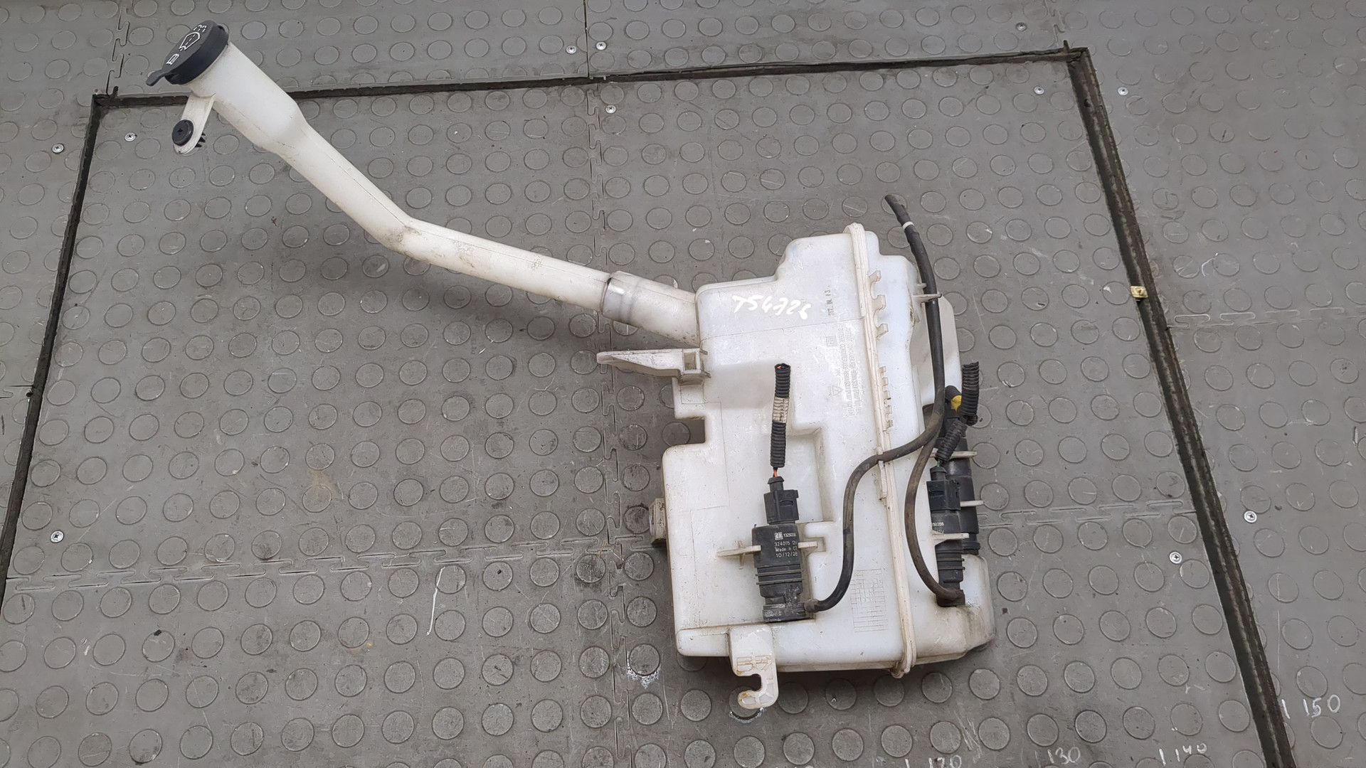 Бачок омывателя лобового стекла