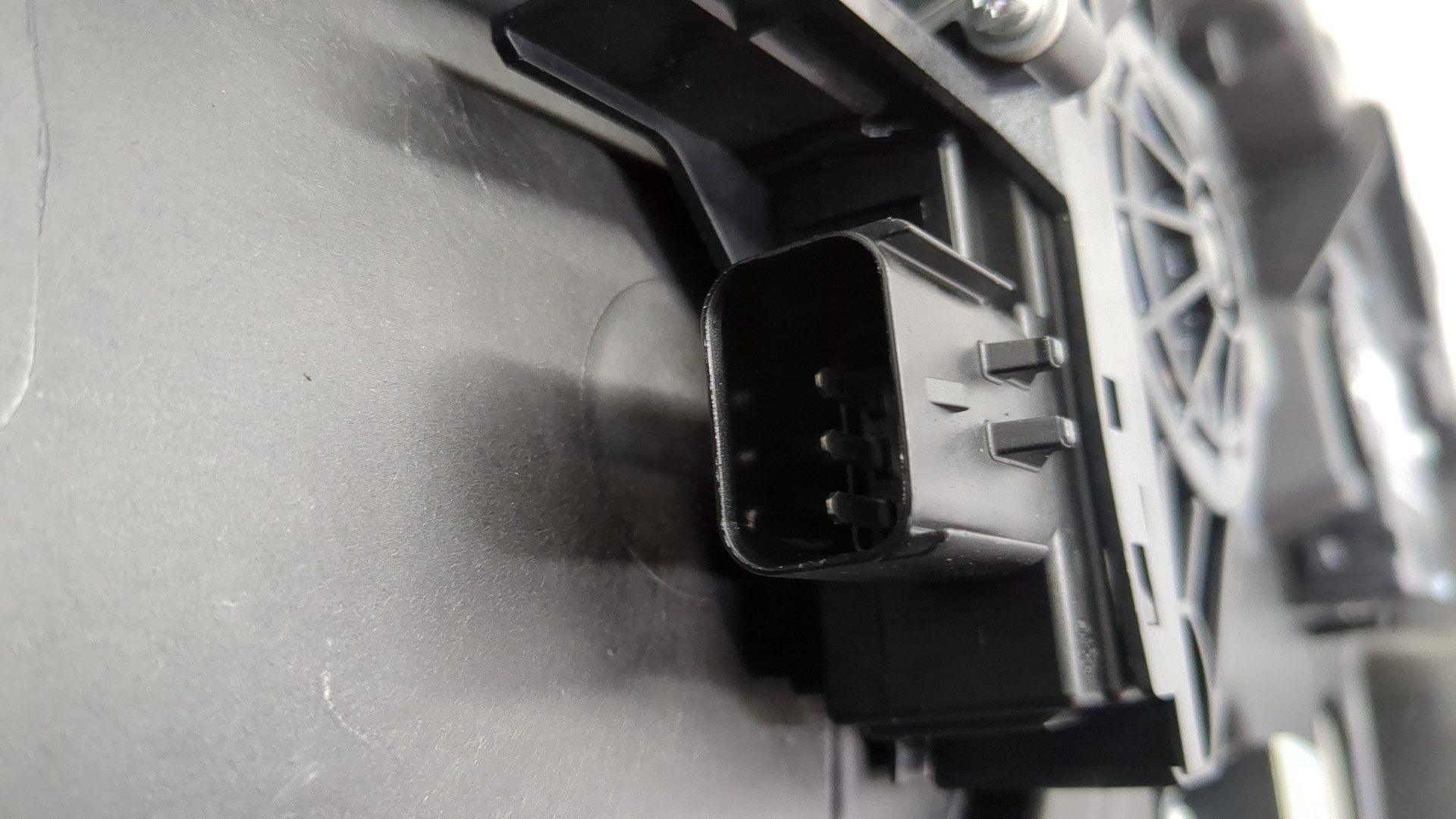 Стеклоподъемник электр. передний левый