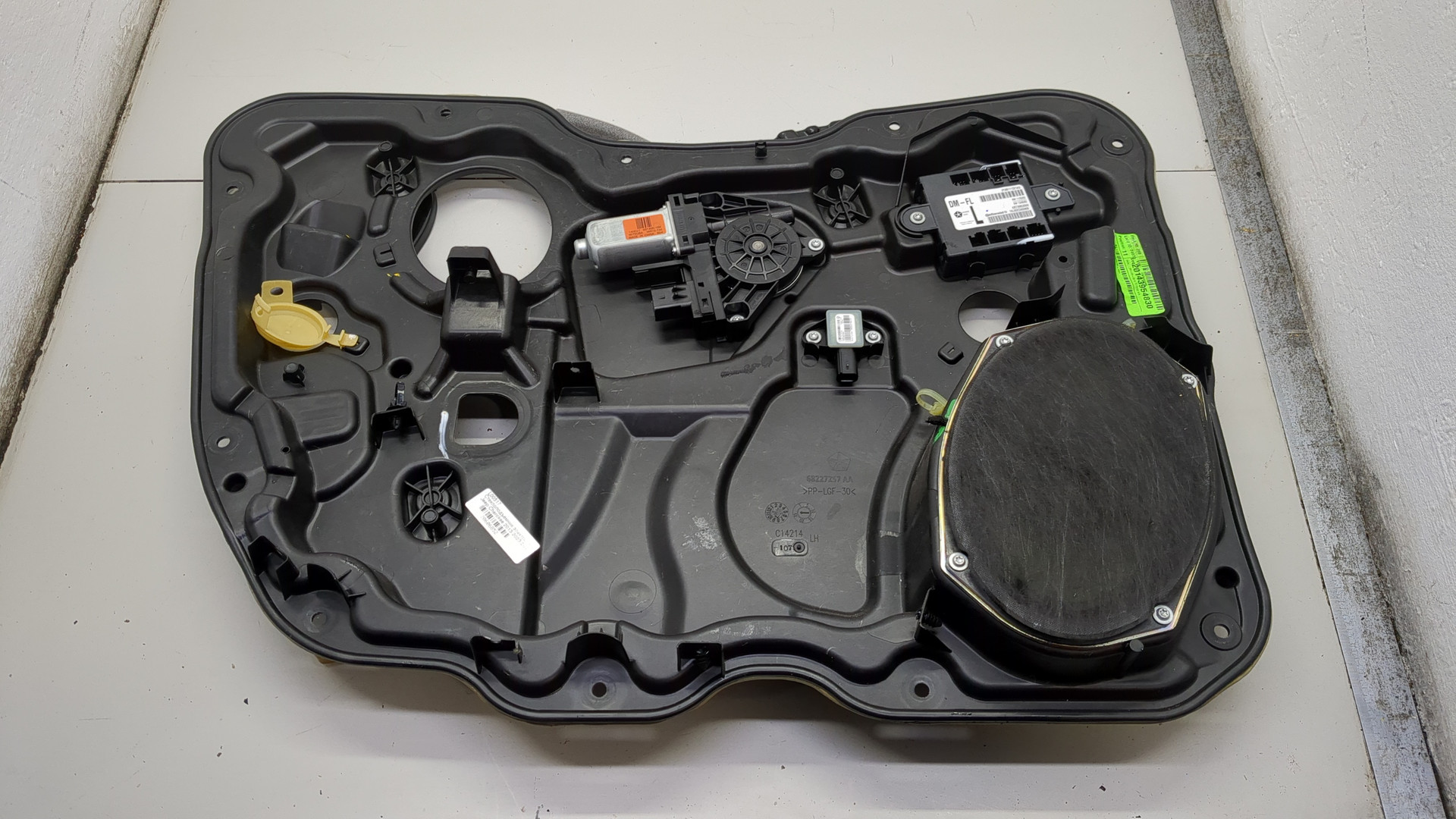 Стеклоподъемник электр. передний левый