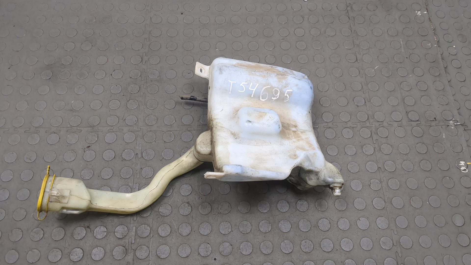 Бачок омывателя лобового стекла