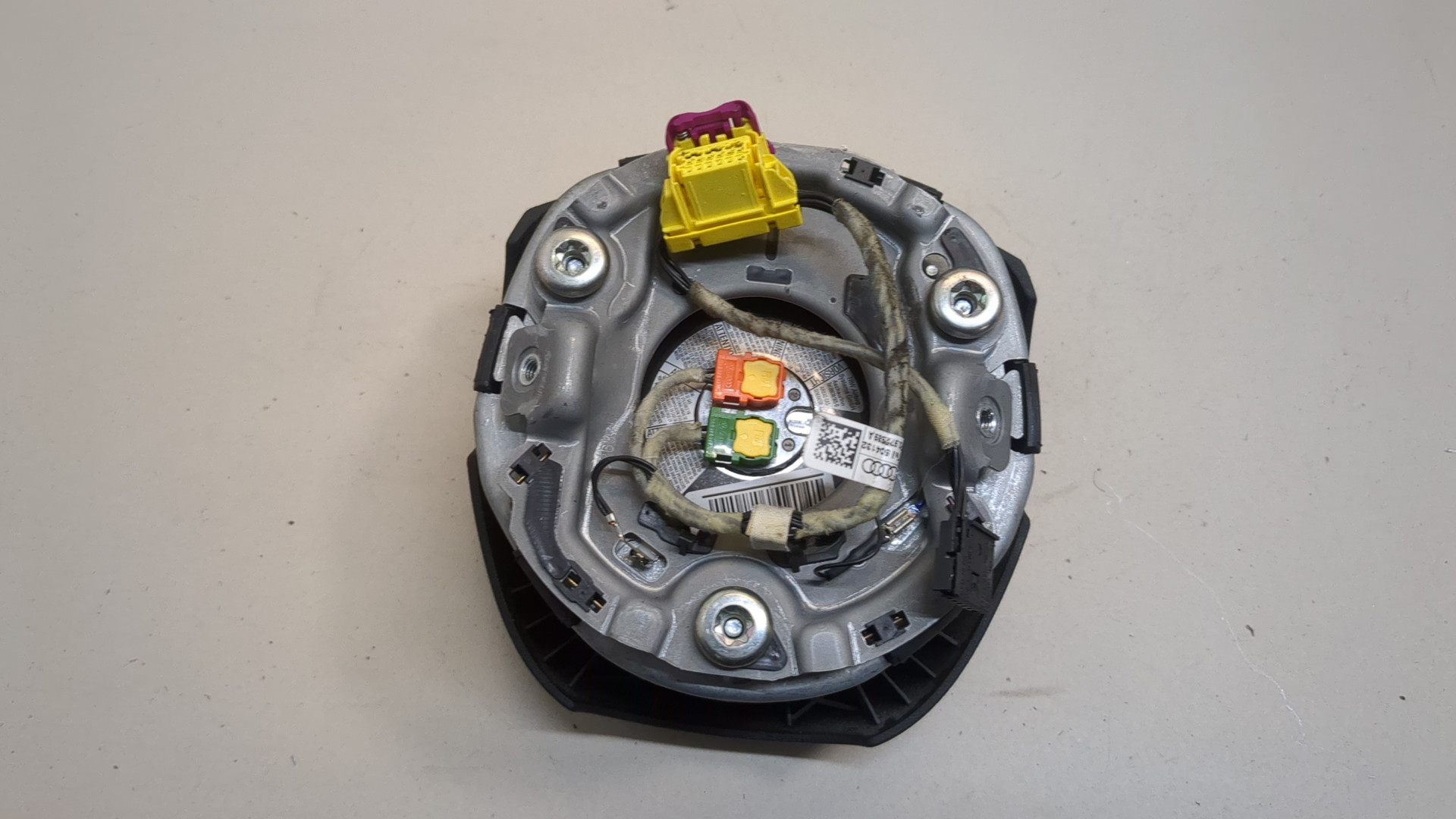 Подушка безопасности в рулевое колесо