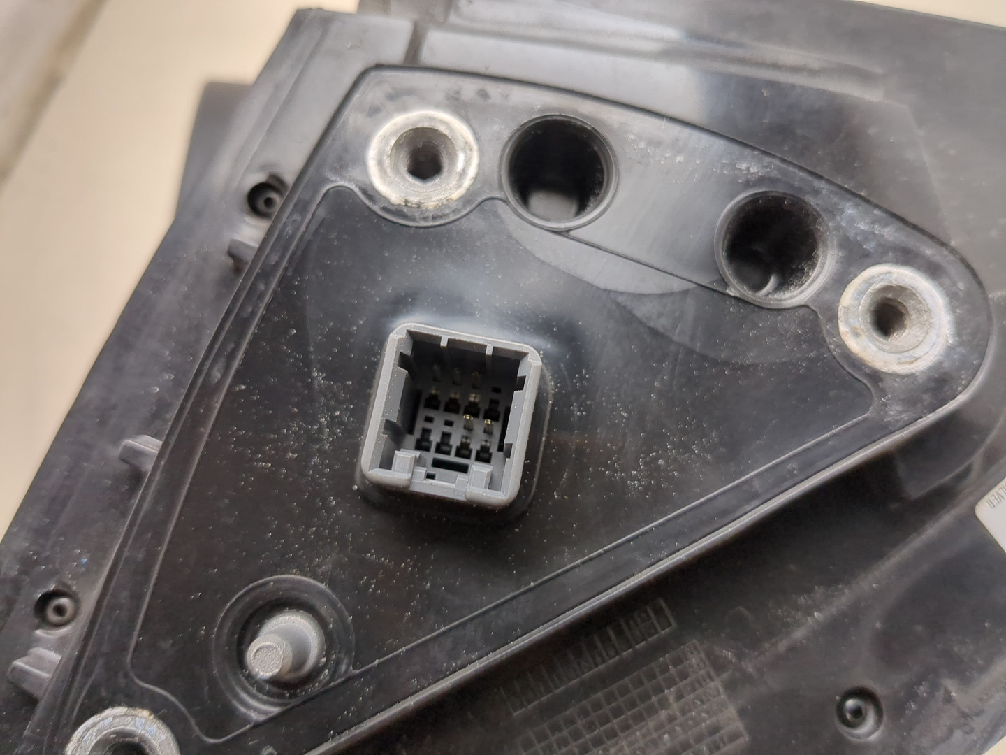 Зеркало правое электрическое