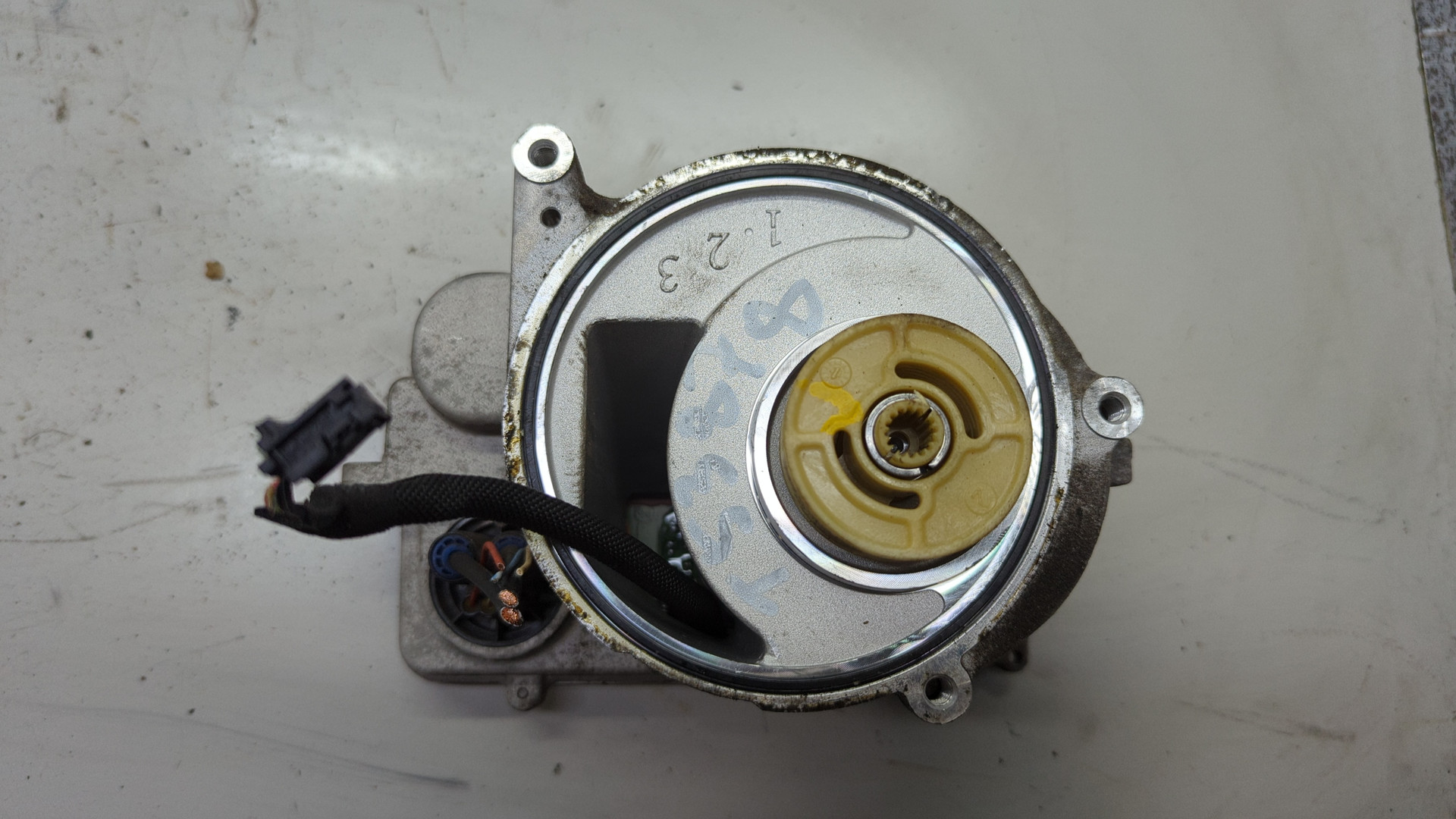 Серводвигатель рулевой рейки