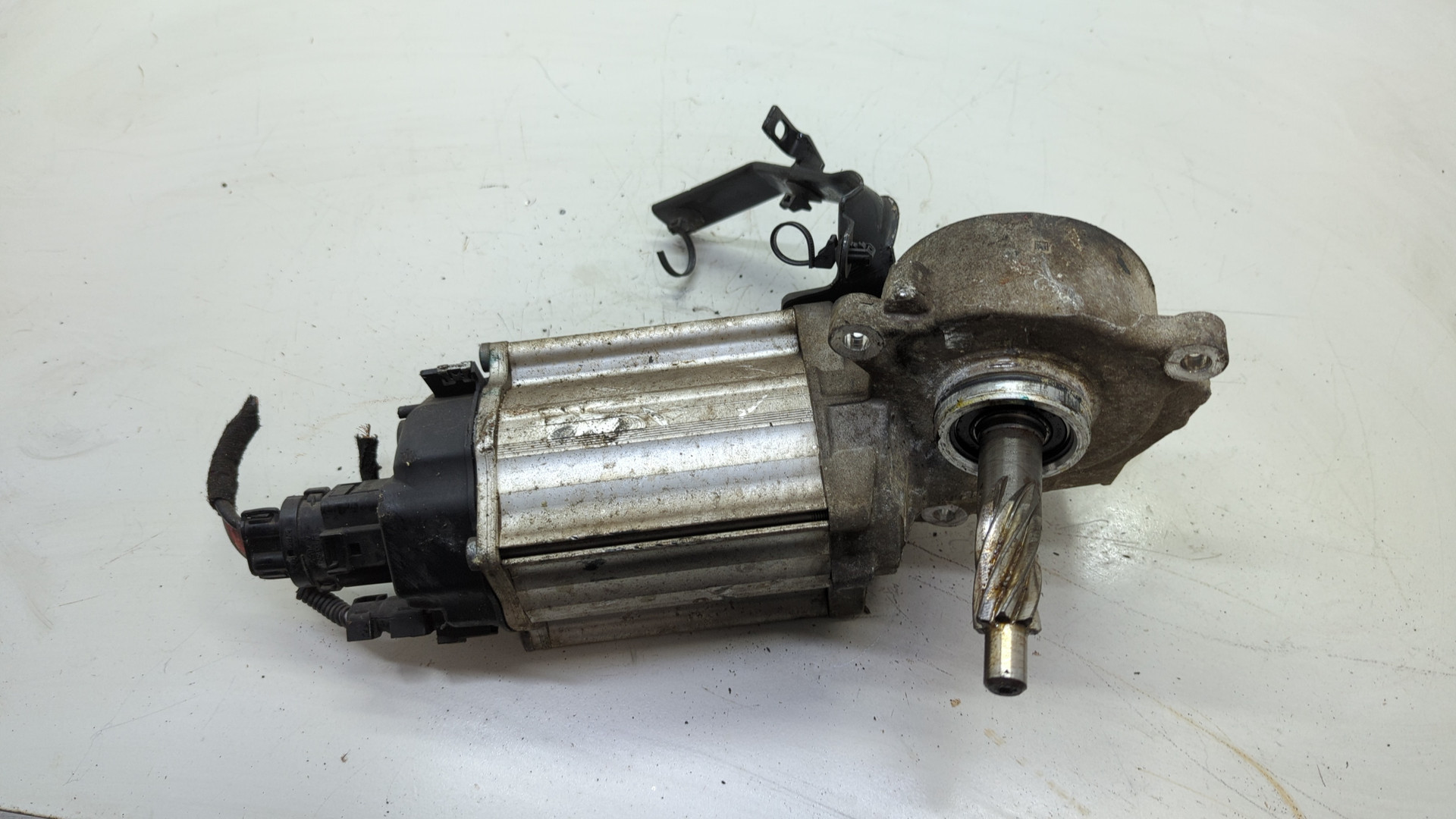 Серводвигатель рулевой рейки