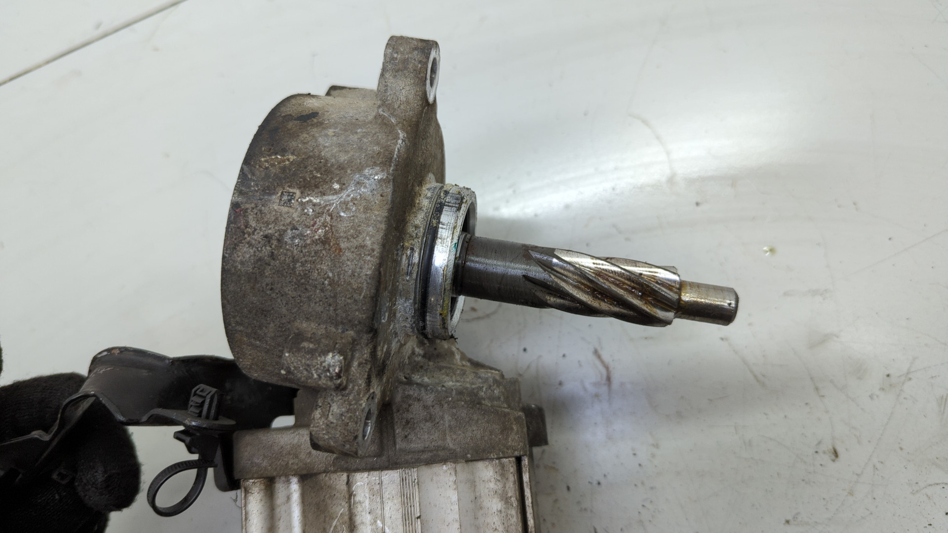 Серводвигатель рулевой рейки