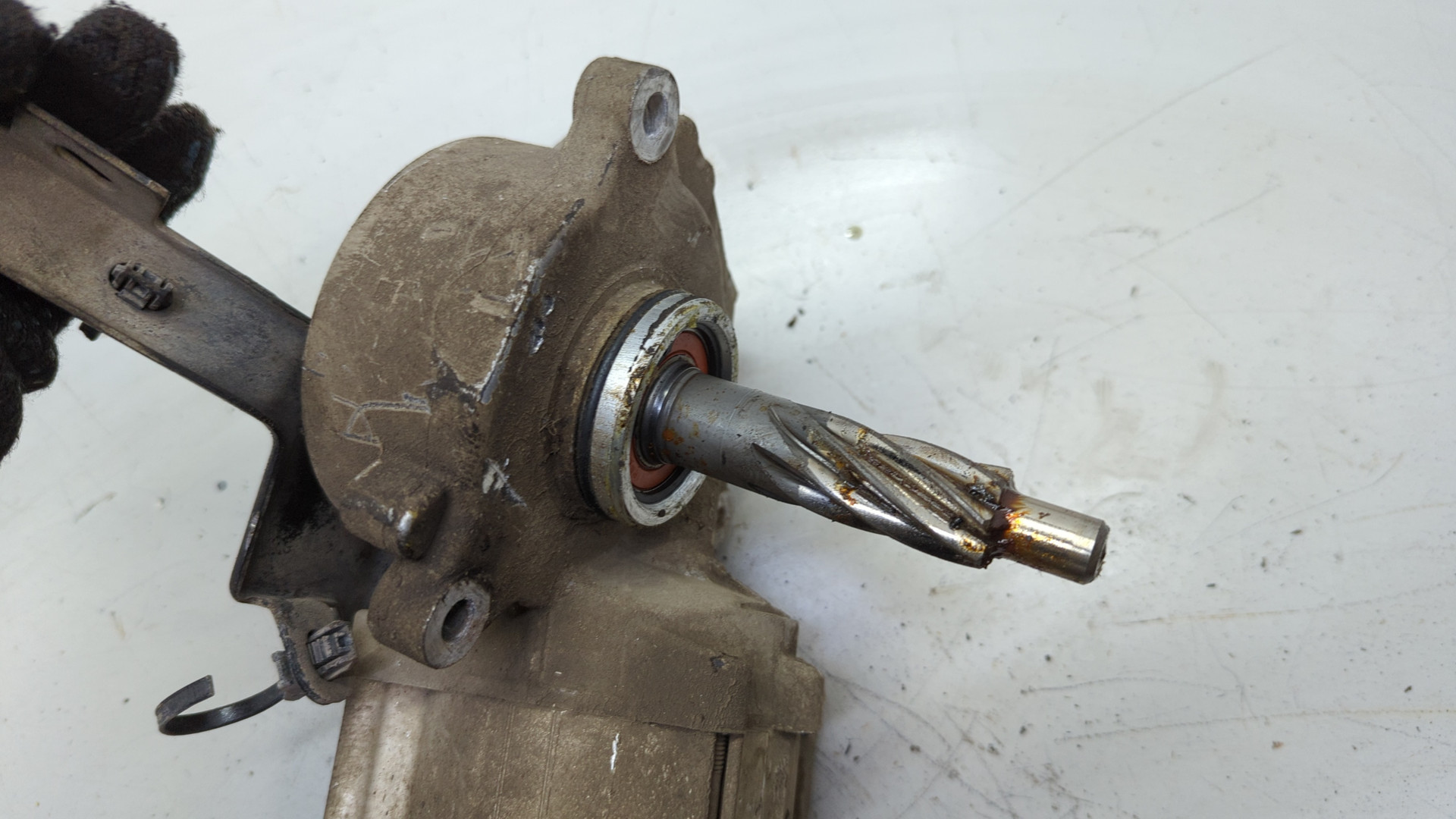 Серводвигатель рулевой рейки