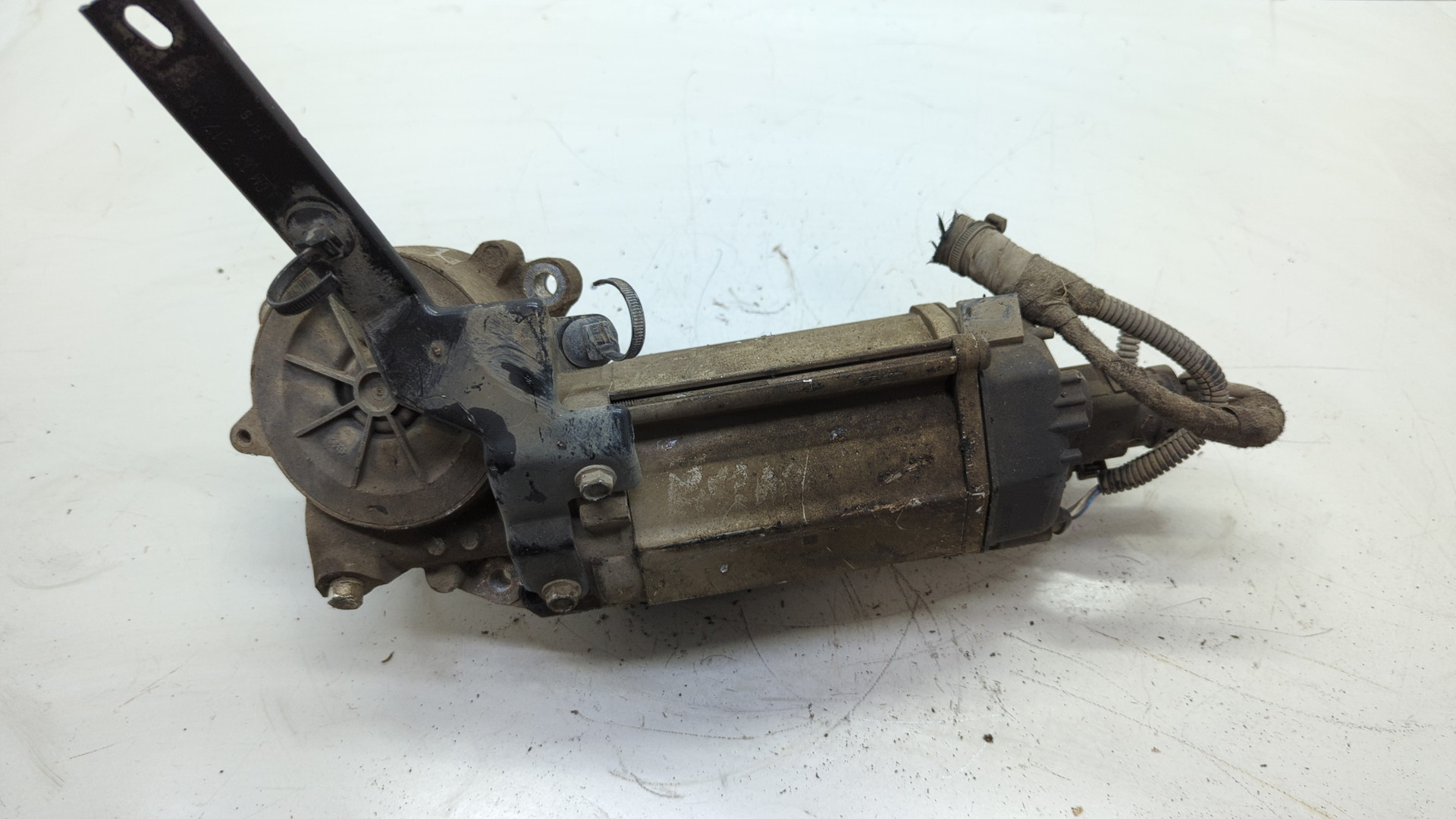 Серводвигатель рулевой рейки