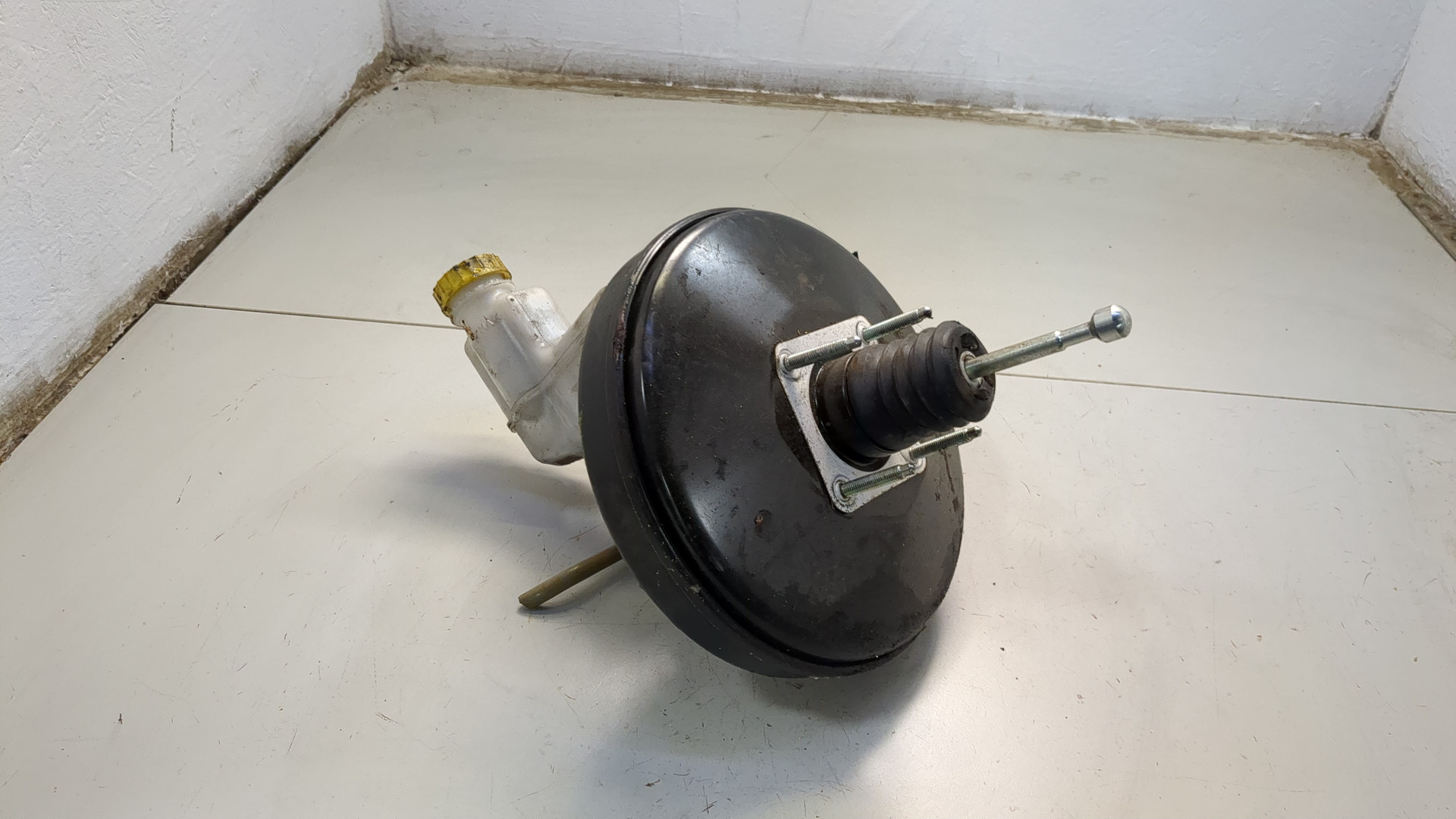 Цилиндр тормозной главный