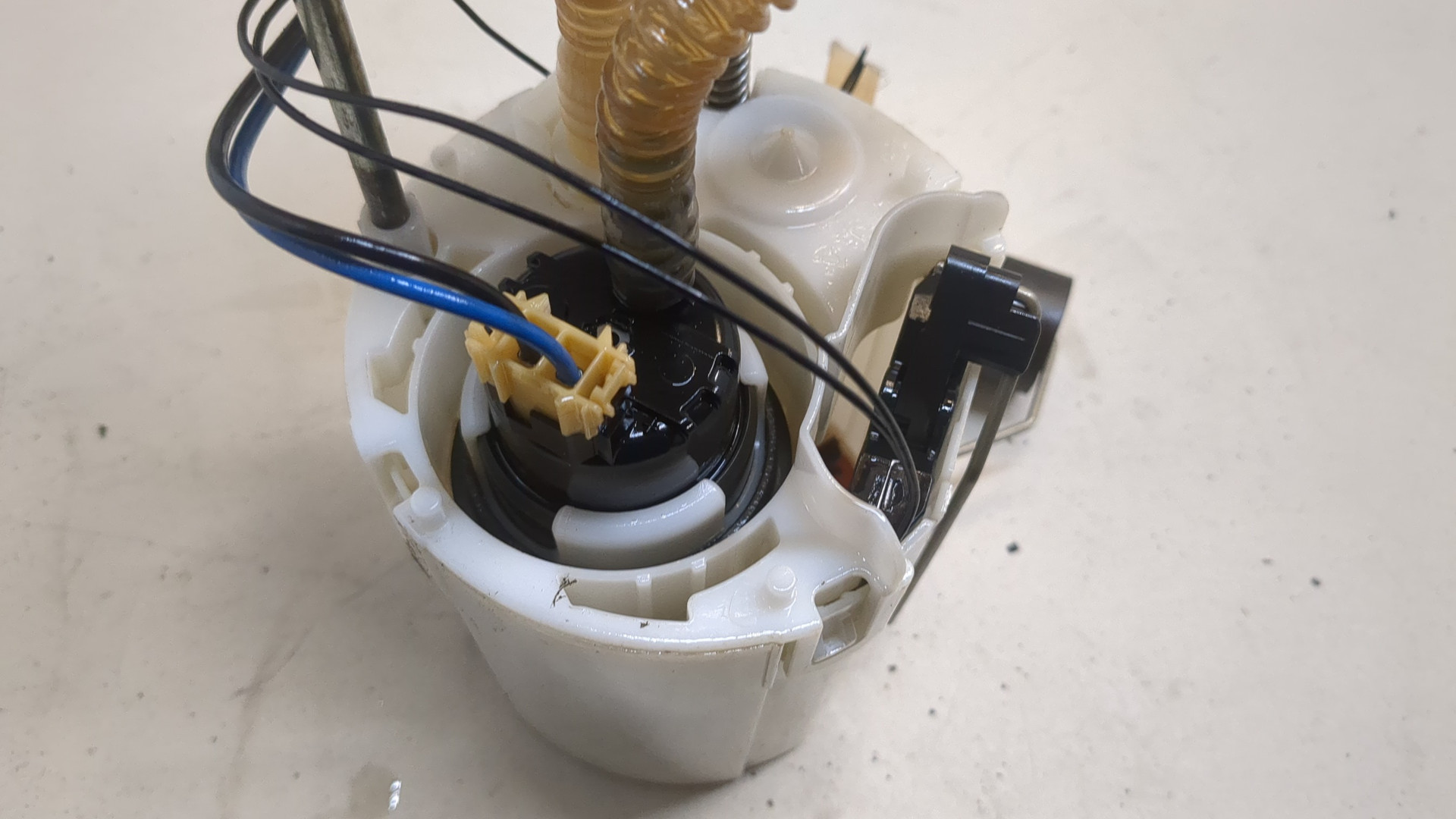 Насос топливный электрический