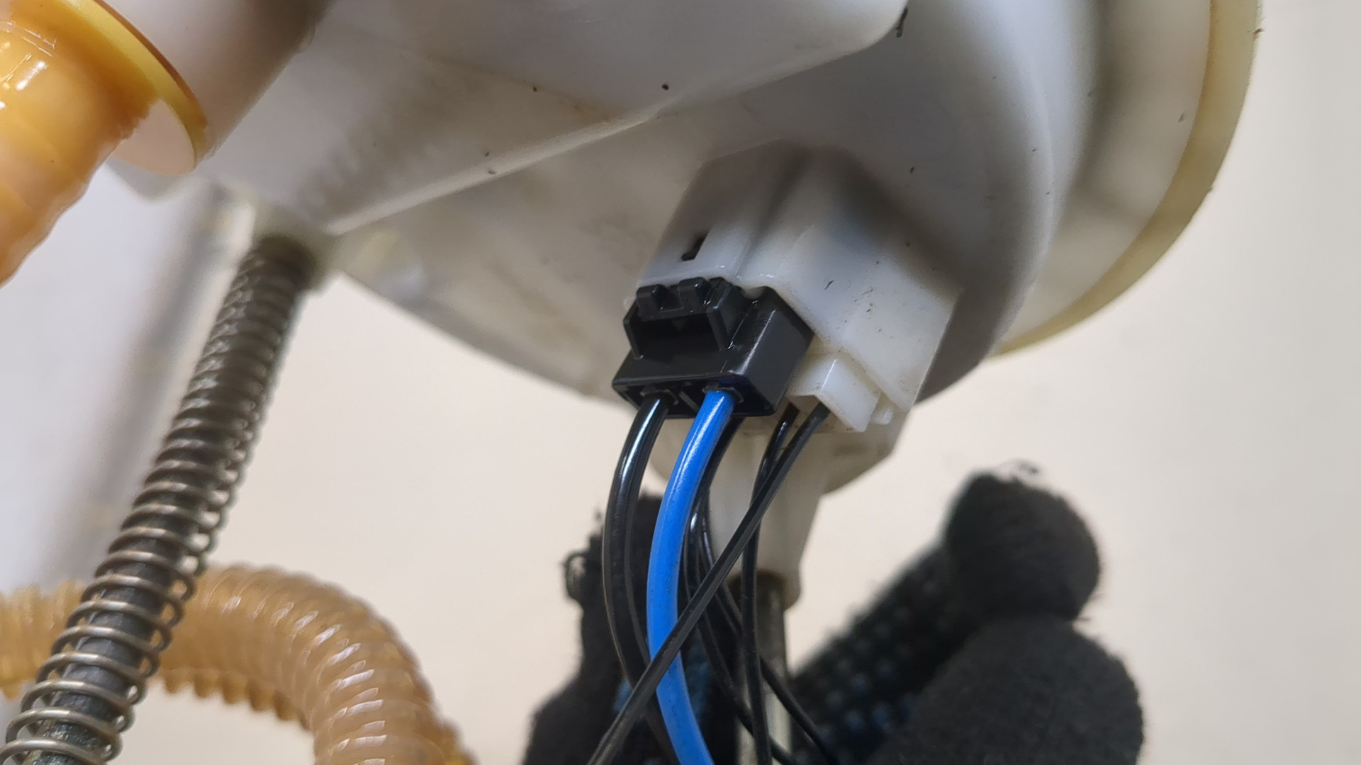 Насос топливный электрический