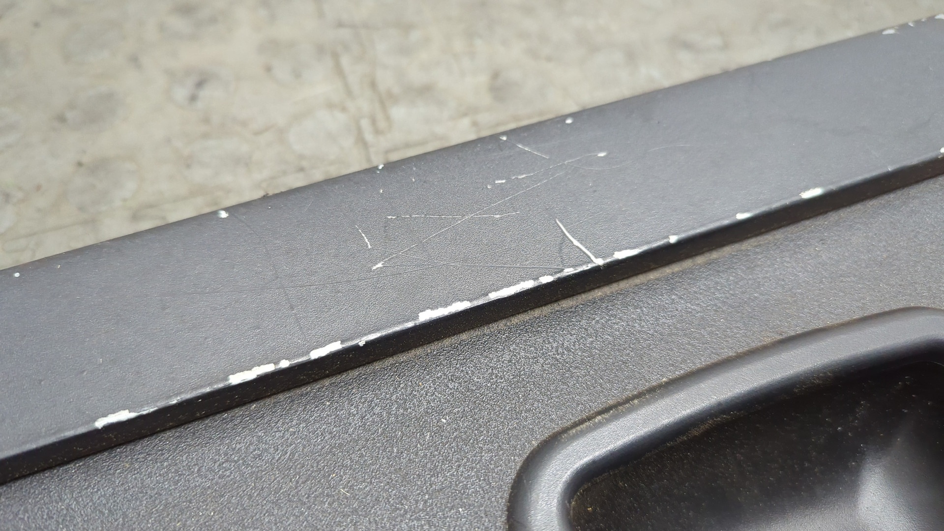 Шторка багажника