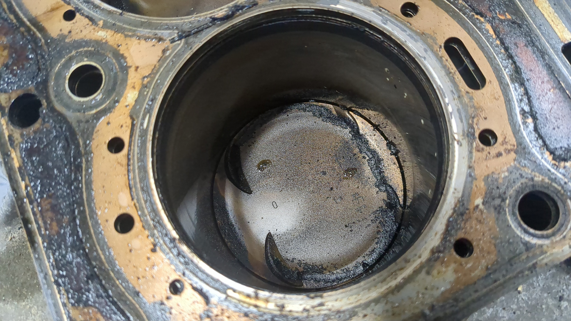 Блок двигателя