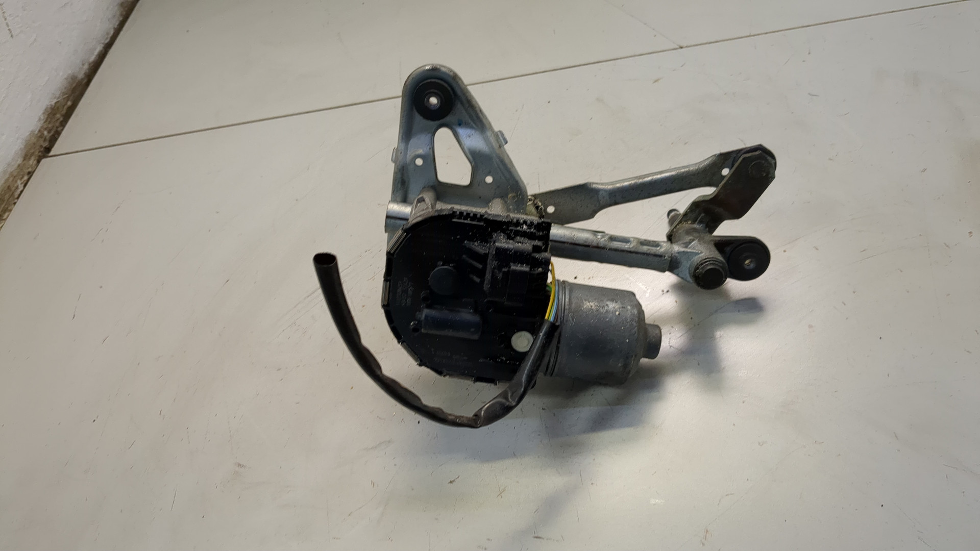 Трапеция стеклоочистителей