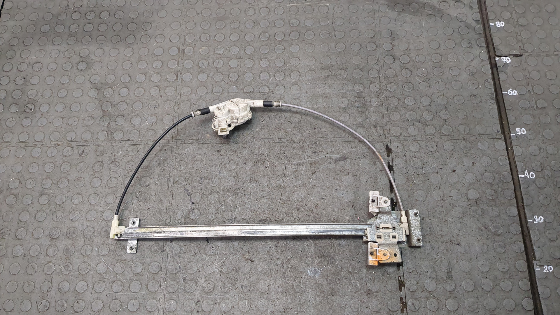 Стеклоподъемник механ. передний правый