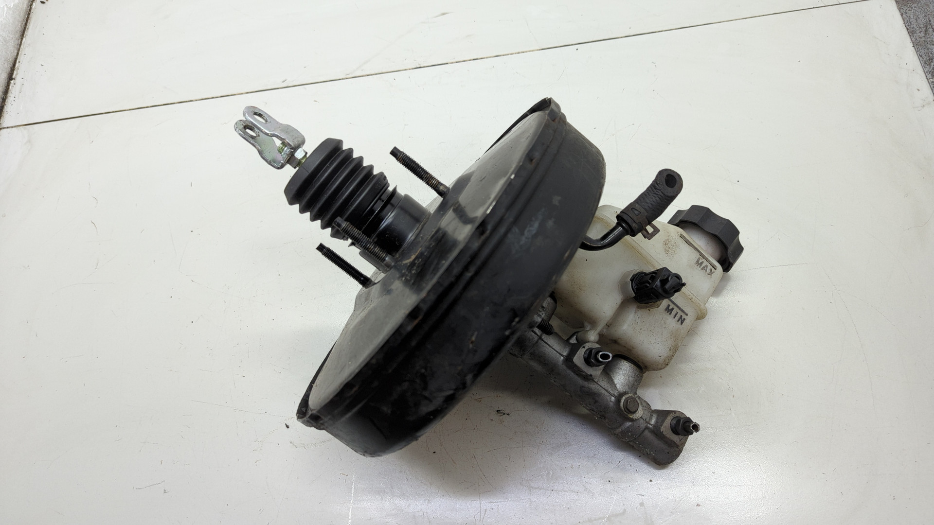 Цилиндр тормозной главный