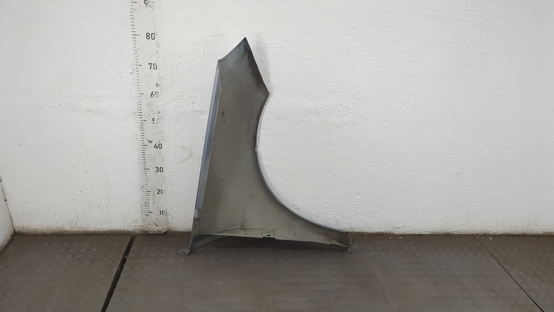 Крыло переднее левое