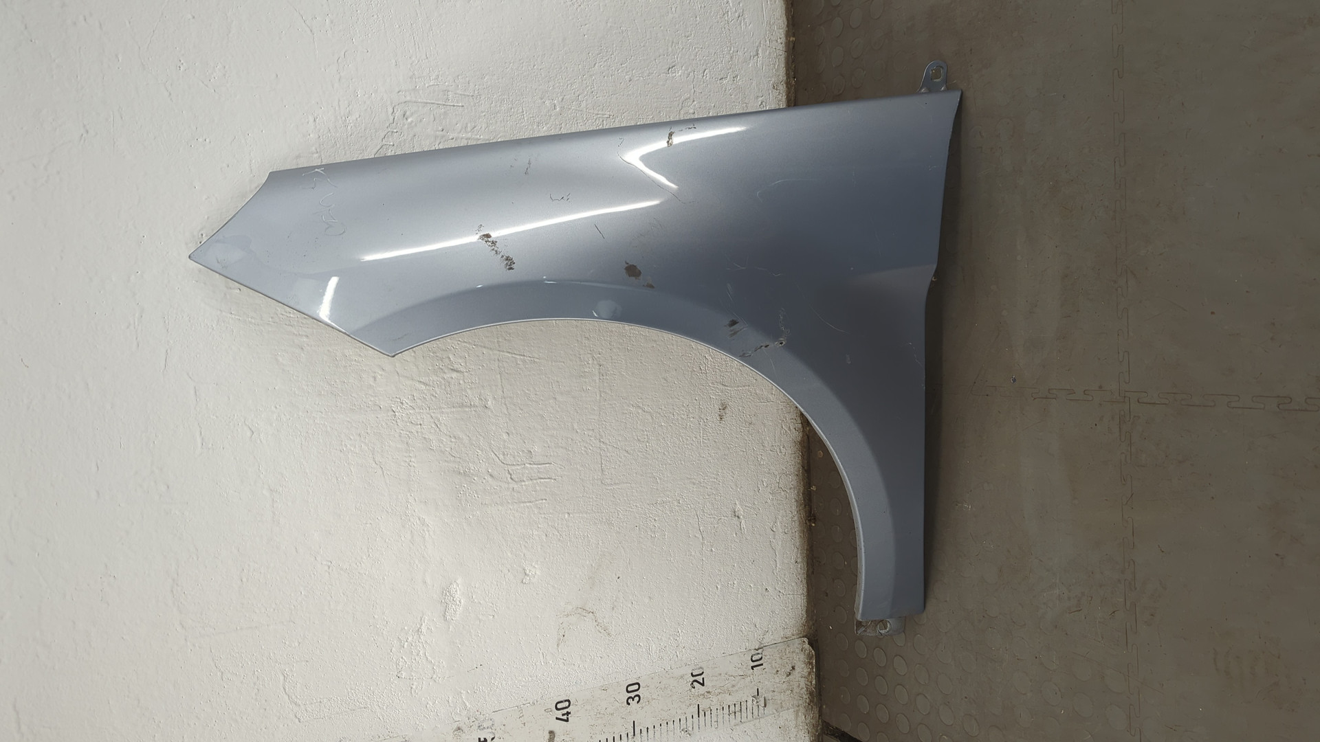 Крыло переднее левое